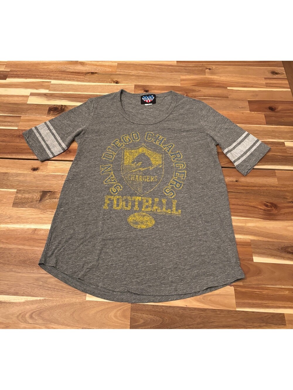 Junk Food San Diego Chargers Football Gray T-Shirt Size L